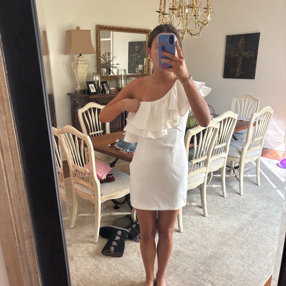 Elegant White One-Shoulder Dress